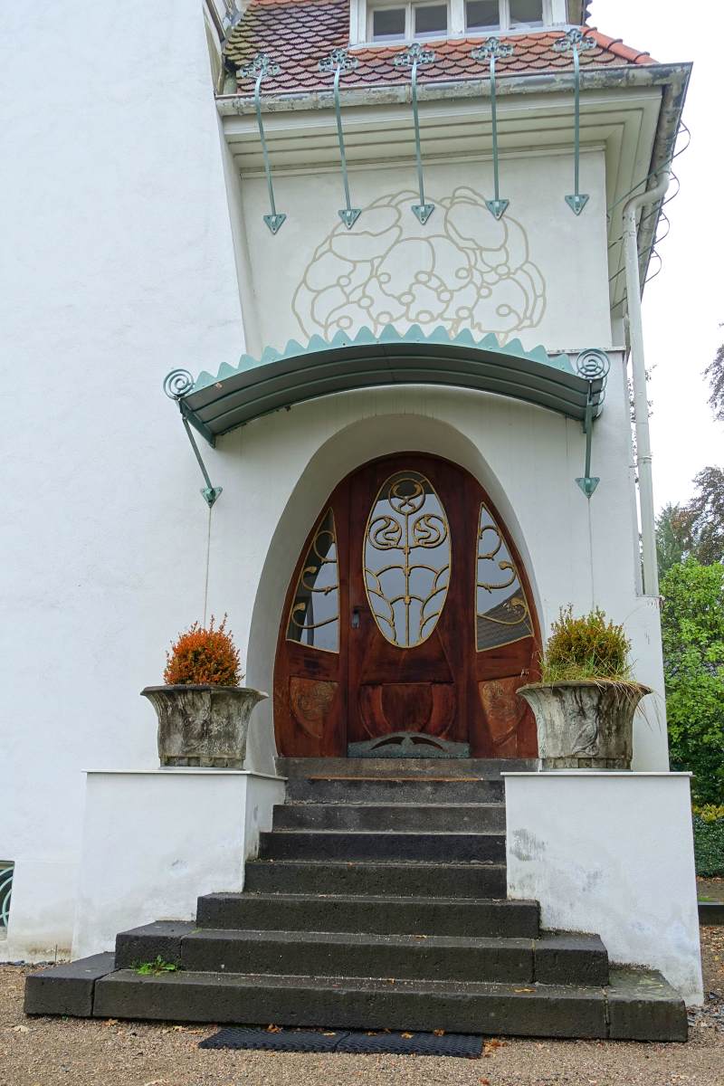 Wilhelm Deiters House: entrance by