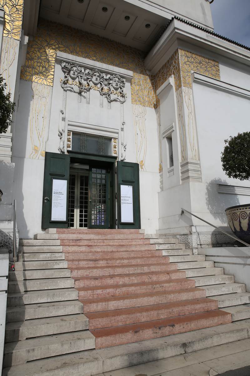 Secession Building: main entrance by