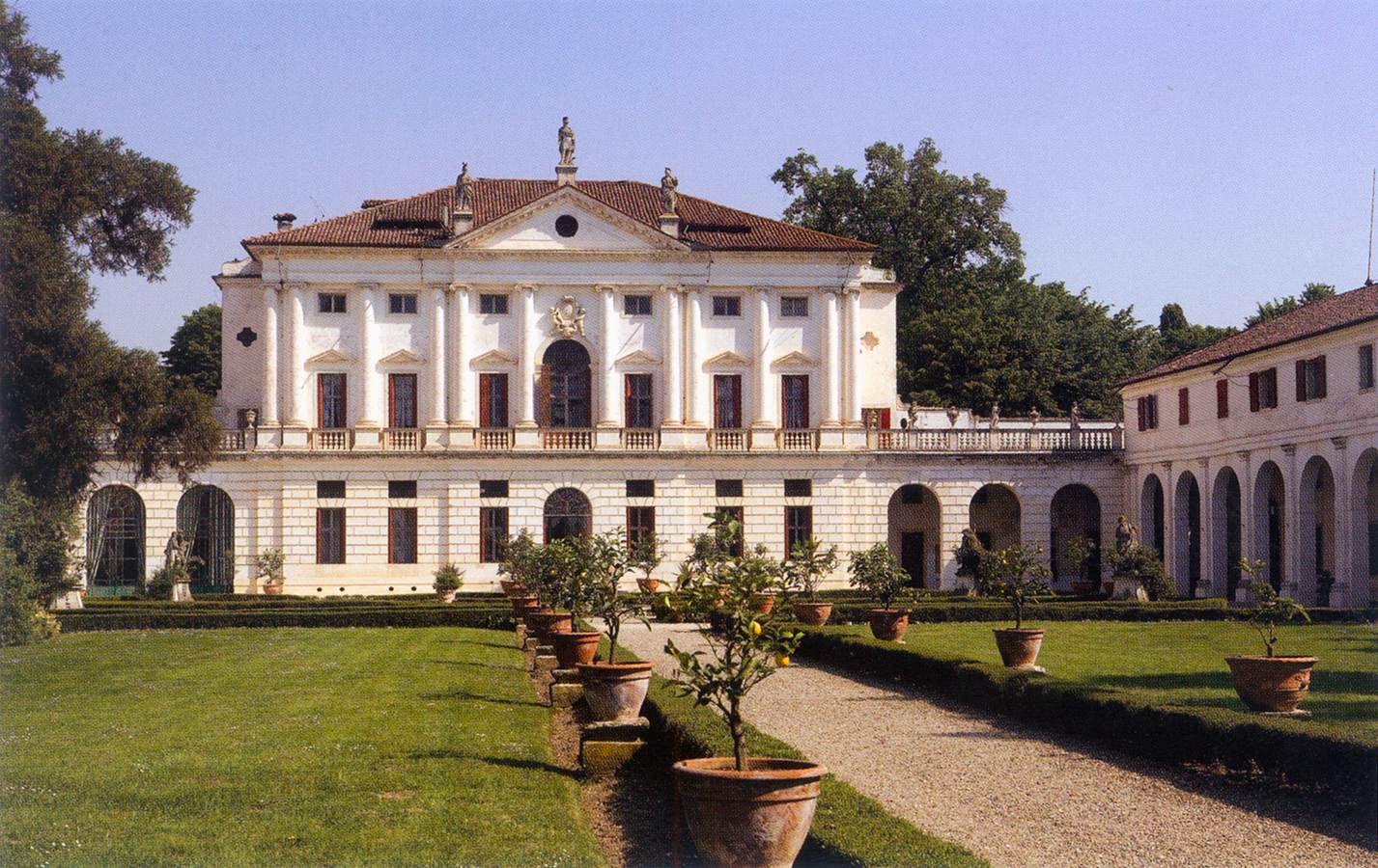 Villa Marcello: Façade by PRETI, Francesco Maria