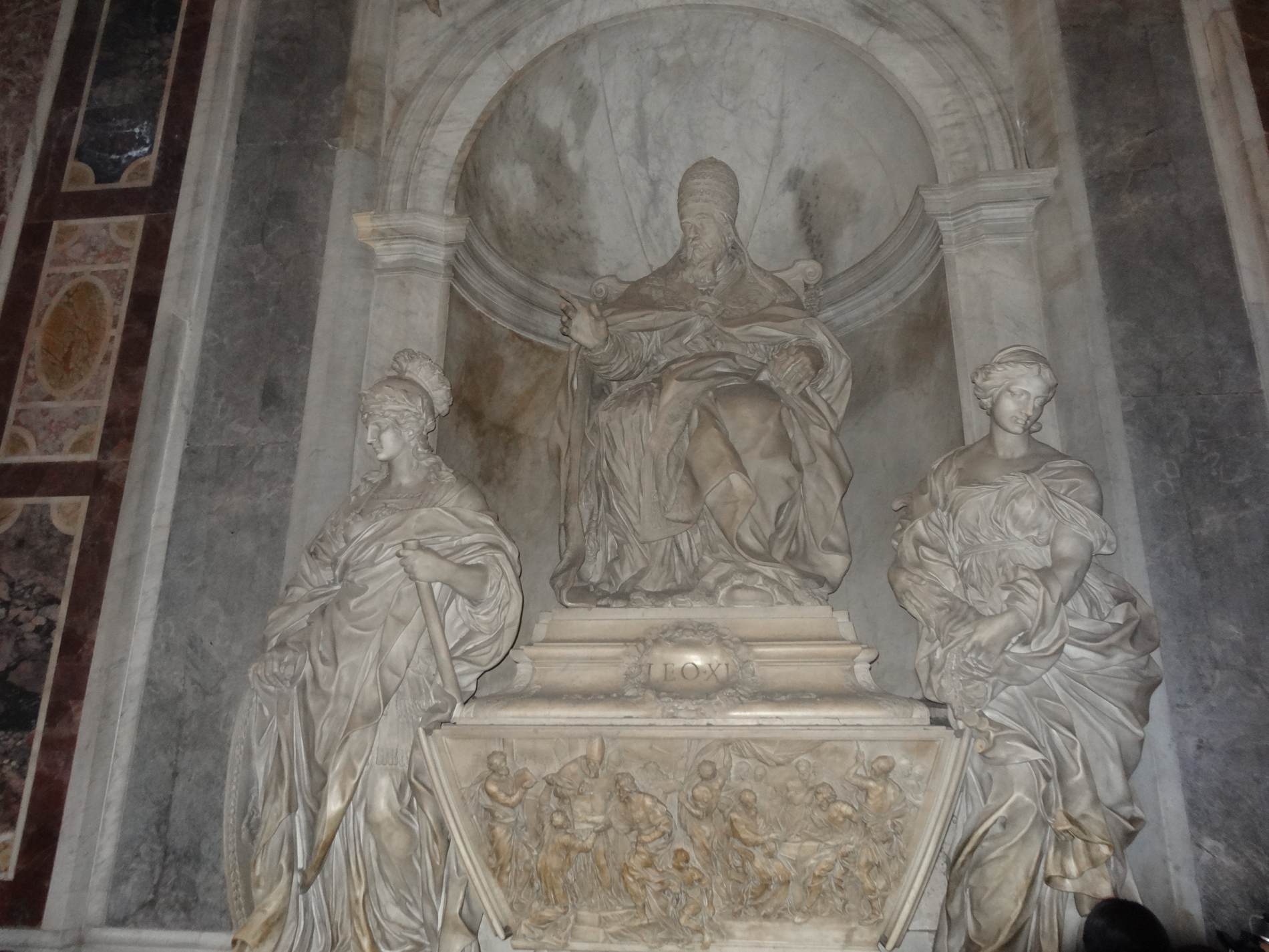 Monument of Pope Leo XI by