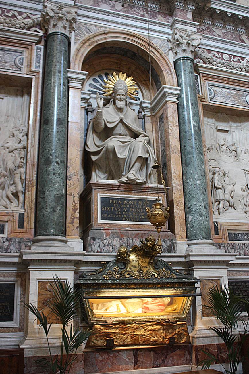 Statue of Pope Pius V by