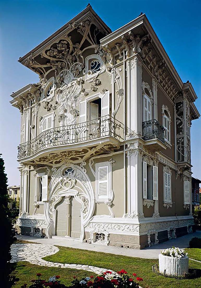 Villino Ruggeri: front façade by