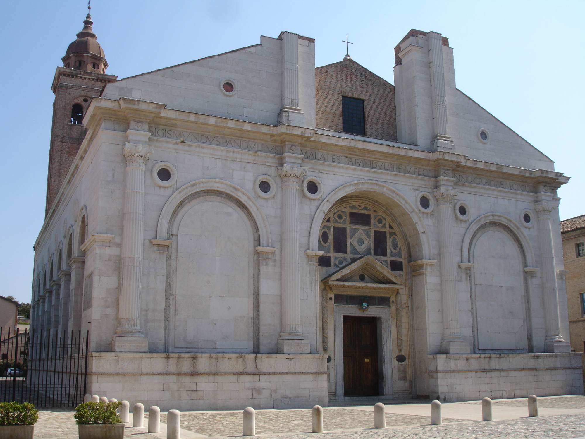 Tempio Malatestiano: Façade by