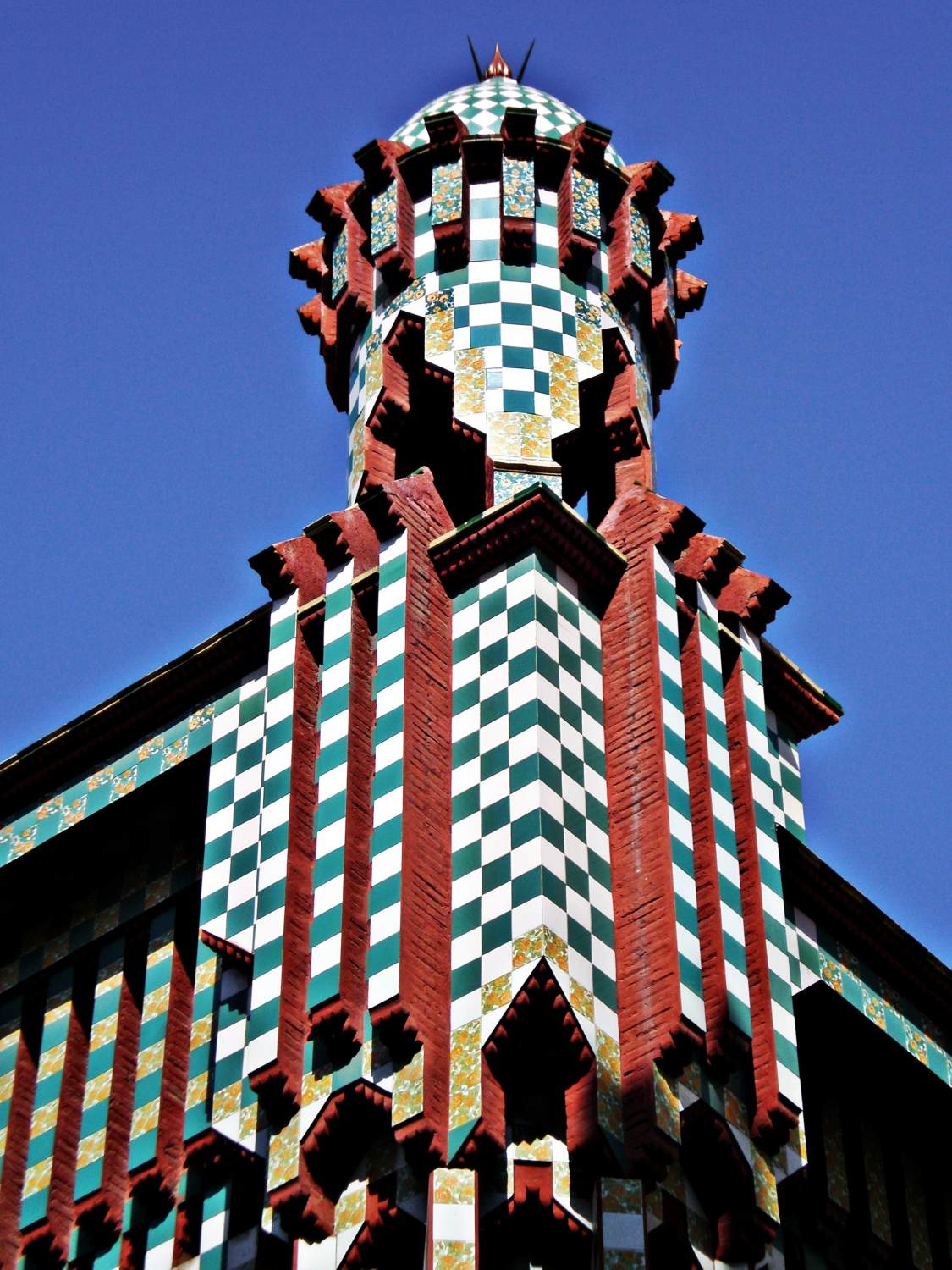 Casa Vicens: detail of the roof by