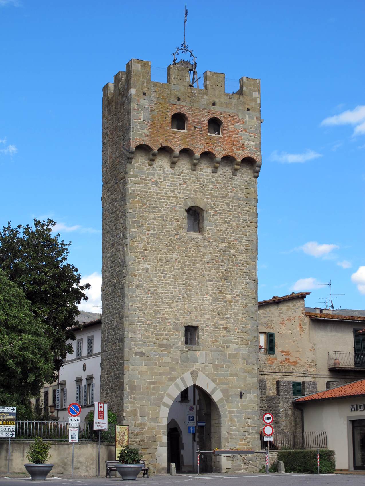 Porta Campana (Torre di Arnolfo) by