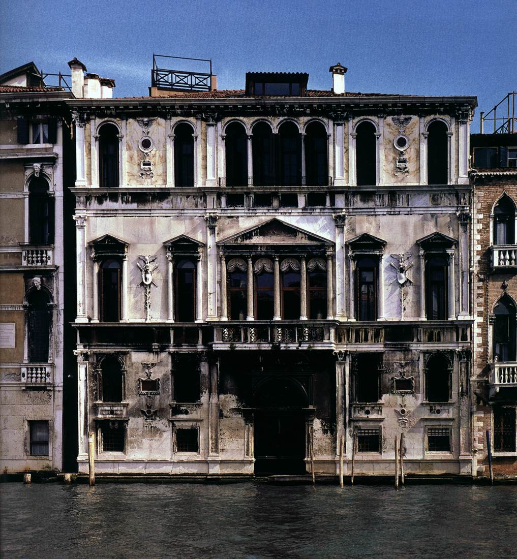 Palazzo Contarini delle Figure: Façade by