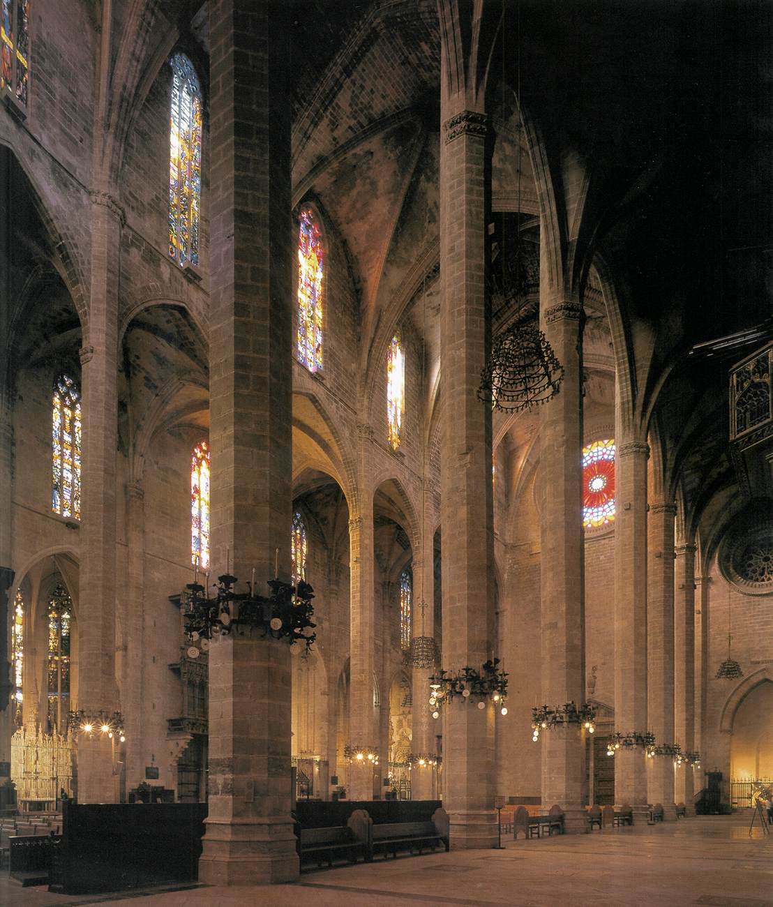 Interior view by BERENGUER DE MONTAGUT