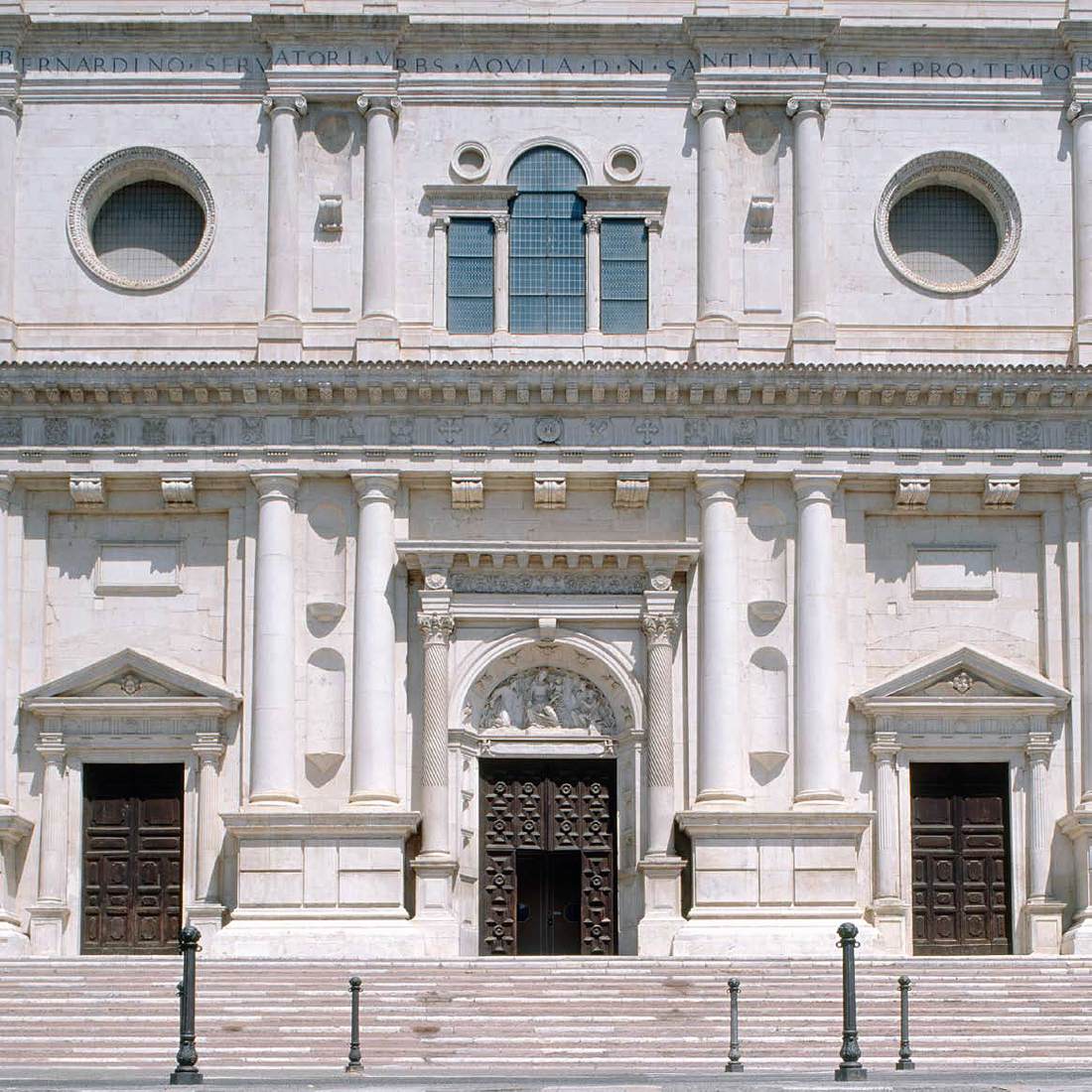 Detail of the façade by COLA DELL'AMATRICE