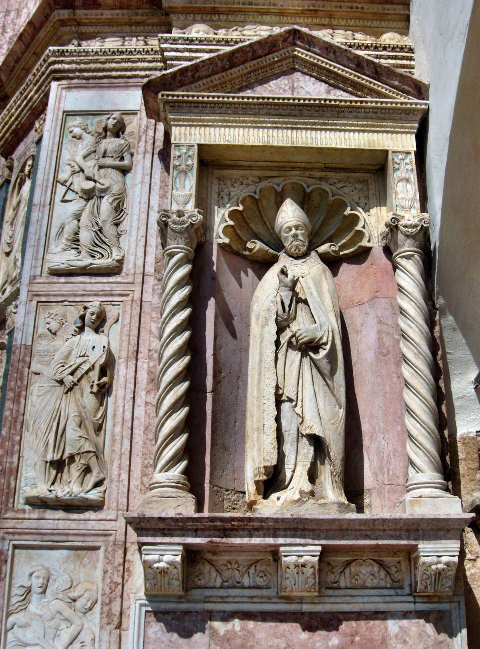 Sculptures on the façade (detail) by