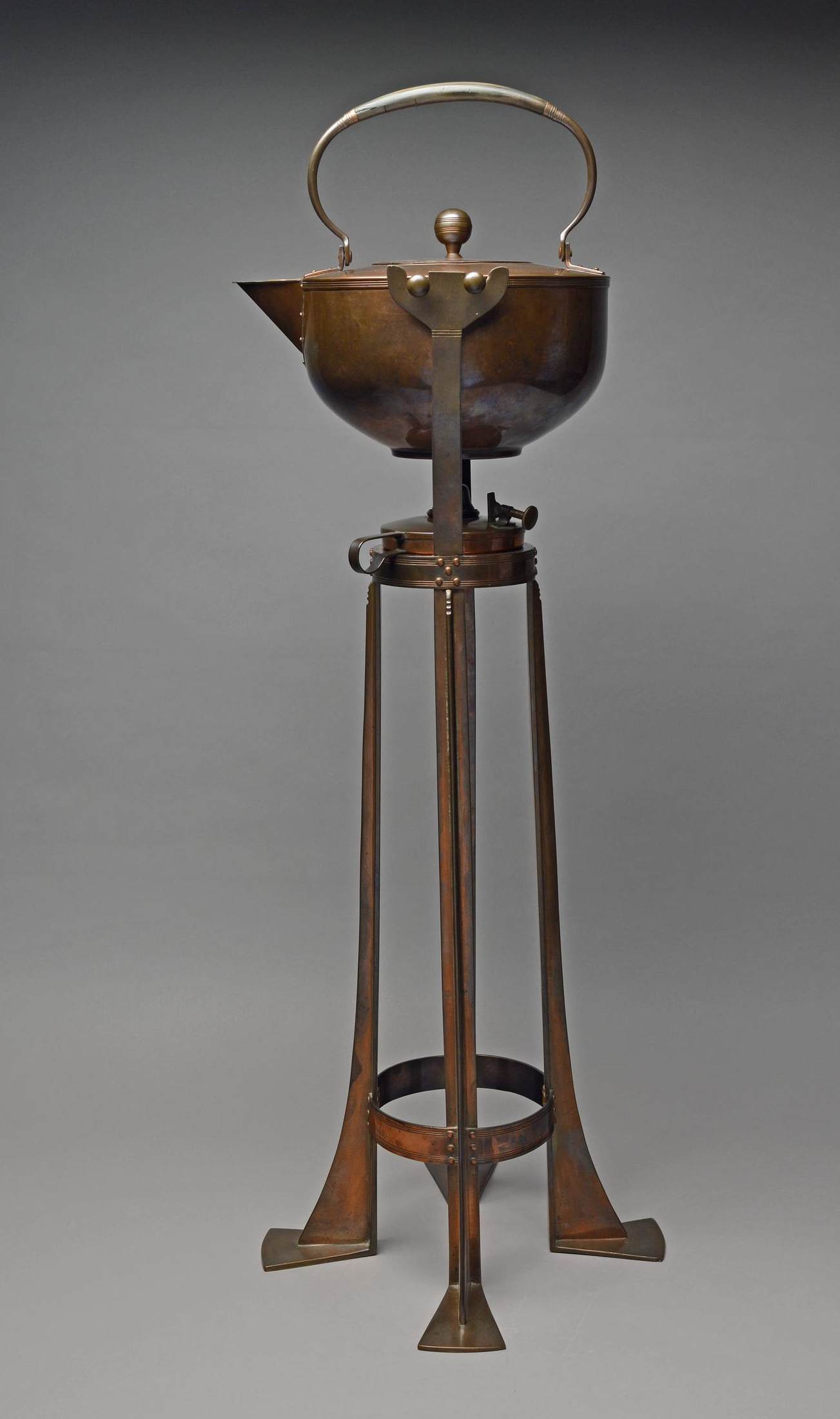 Kettle and stand by EISENLOEFFEL, Jan