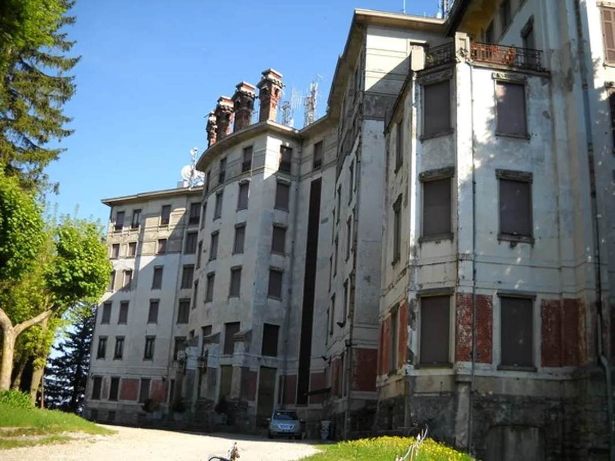 Grand Hotel Campo dei Fiori: façade by SOMMARUGA, Giuseppe