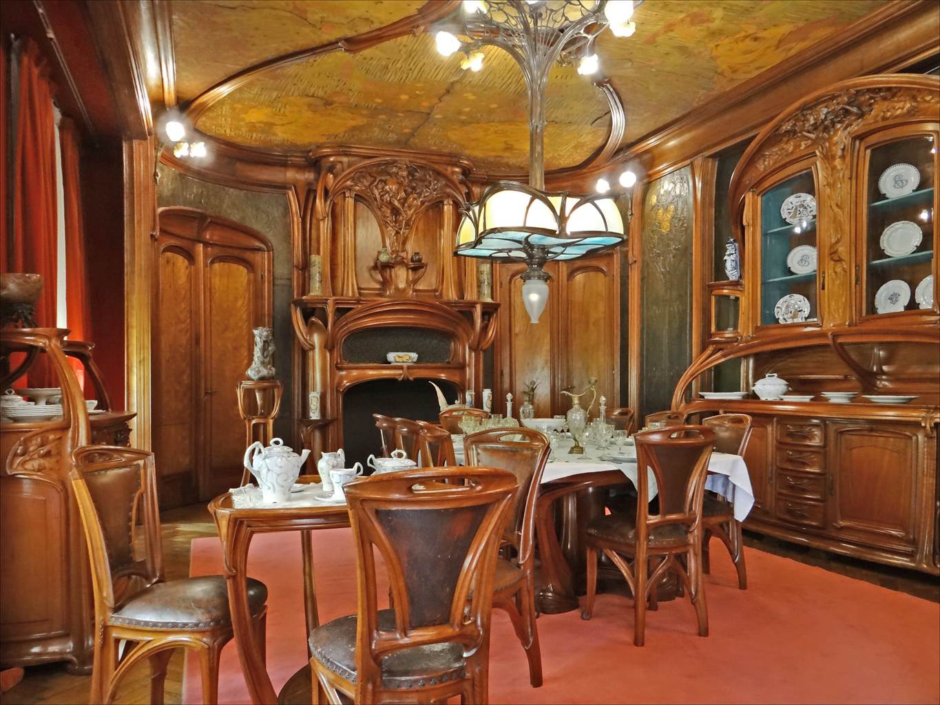 Art Nouveau dining room by VALLIN, Eugène