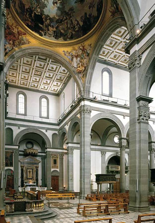 San Lorenzo: View of the central nave by