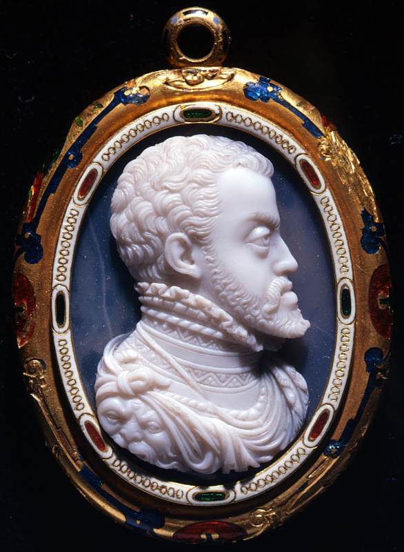 Bust of Philip II of Spain (back side of the pendant) by TREZZO, Jacopo da