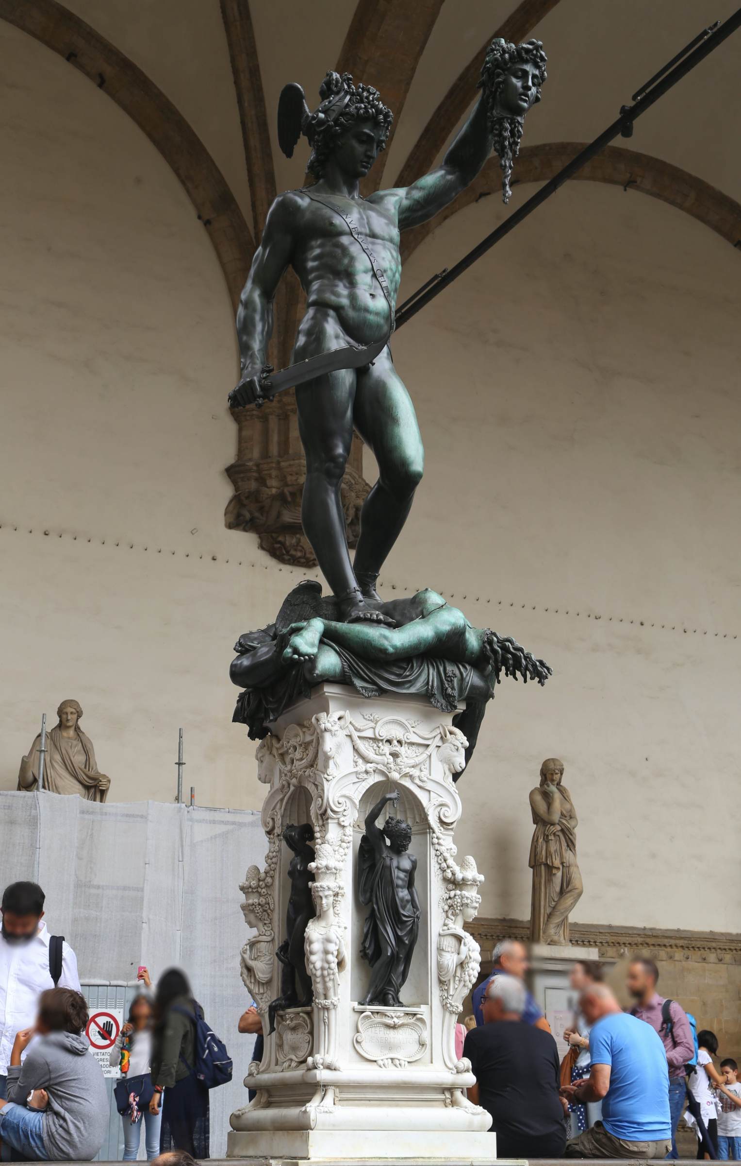 Perseus with the Head of Medusa by CELLINI, Benvenuto