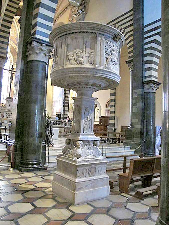 Pulpit by PASQUINO DA MONTEPULCIANO