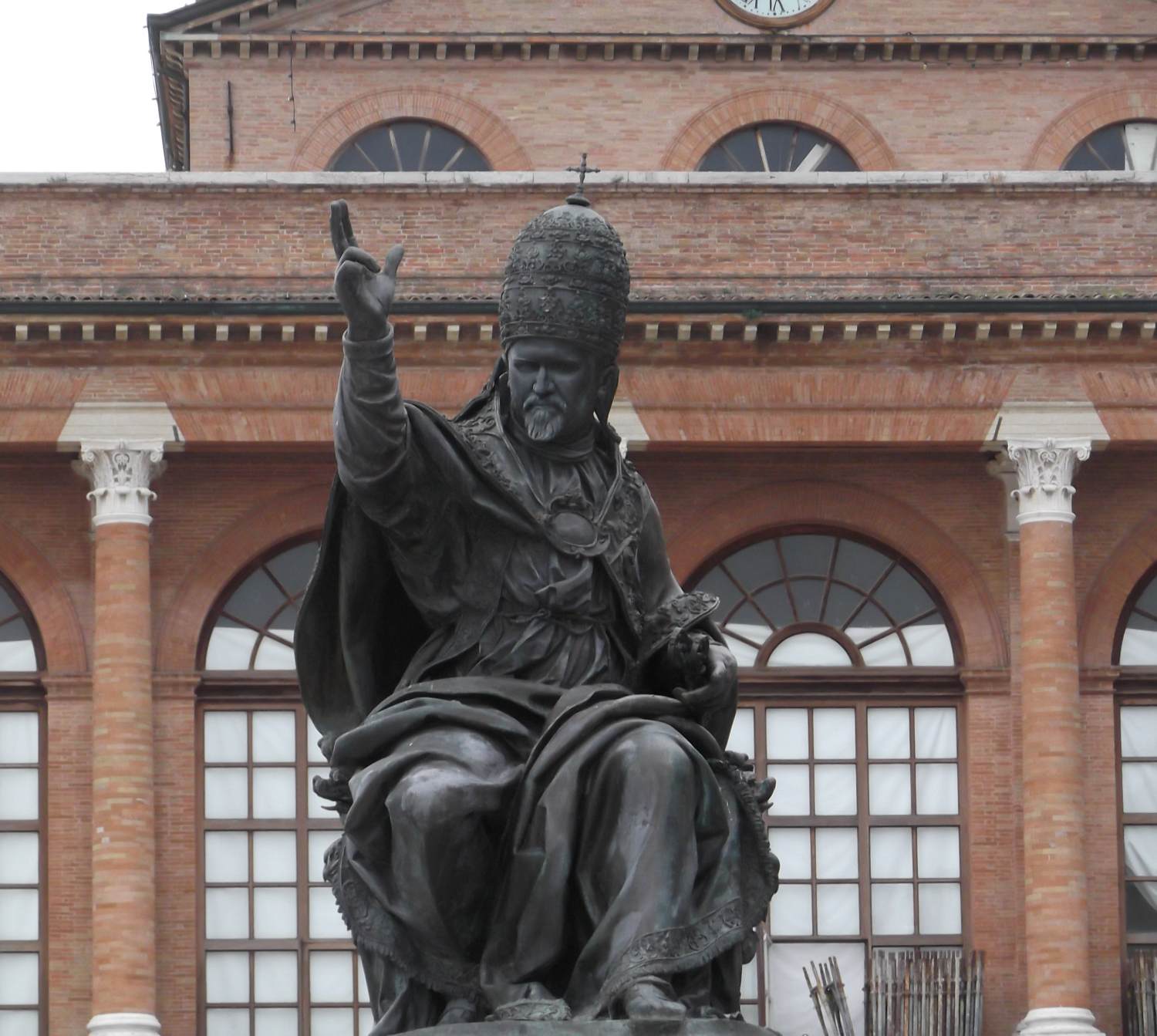 Statue of Pope Paul V by