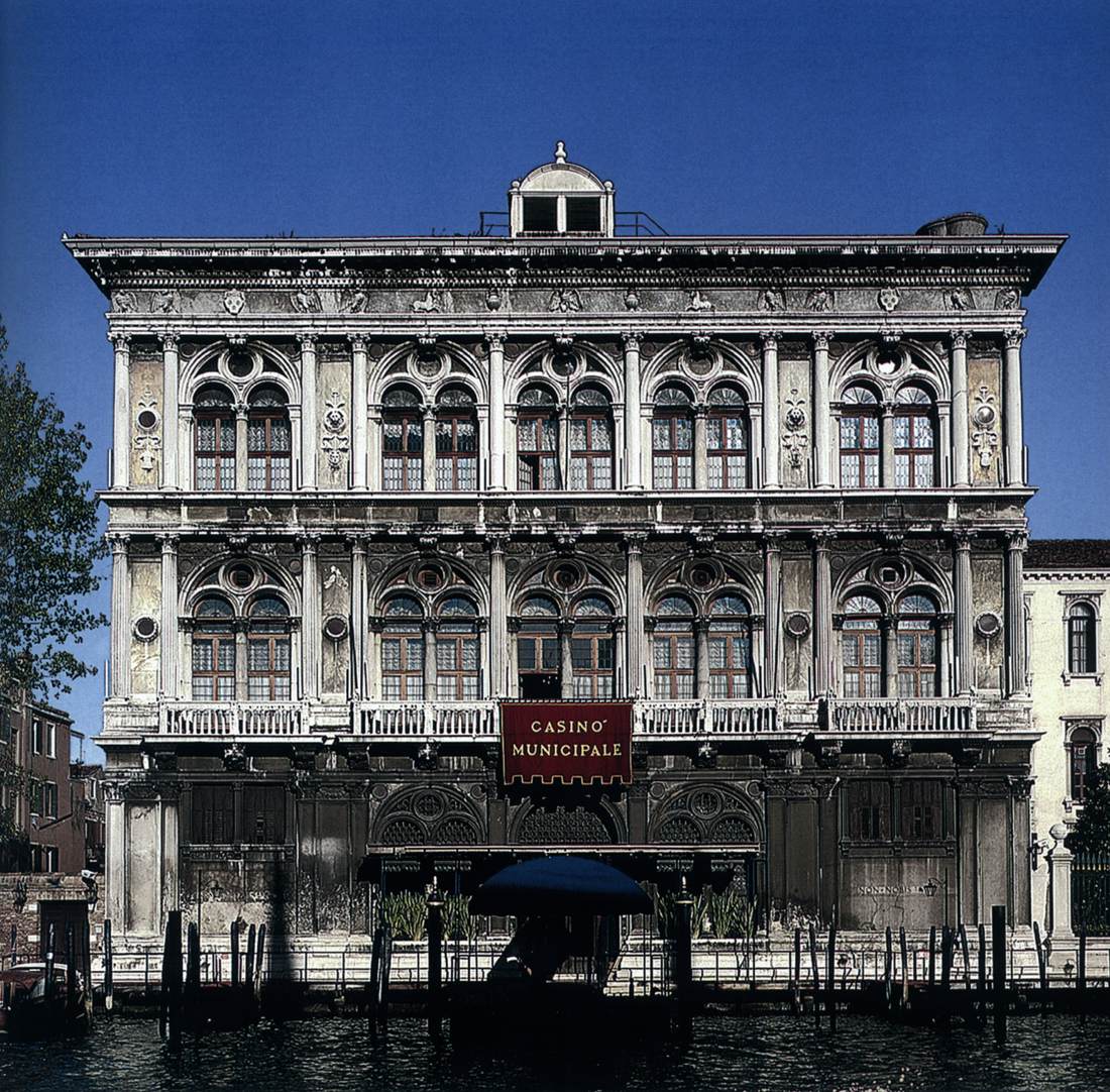 Palazzo Loredan Vendramin Calergi: Façade by