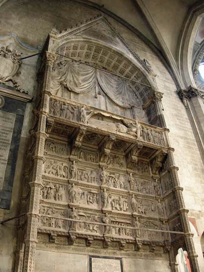 Monument to Bishop Guido Tarlati by AGOSTINO DI GIOVANNI