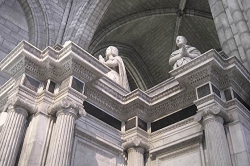 Tomb of Francis I and Claude de France (detail) by DELORME, Philibert