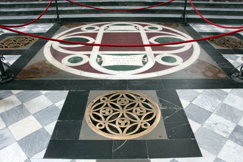 Floor tomb of Cosimo de' Medici by VERROCCHIO, Andrea del