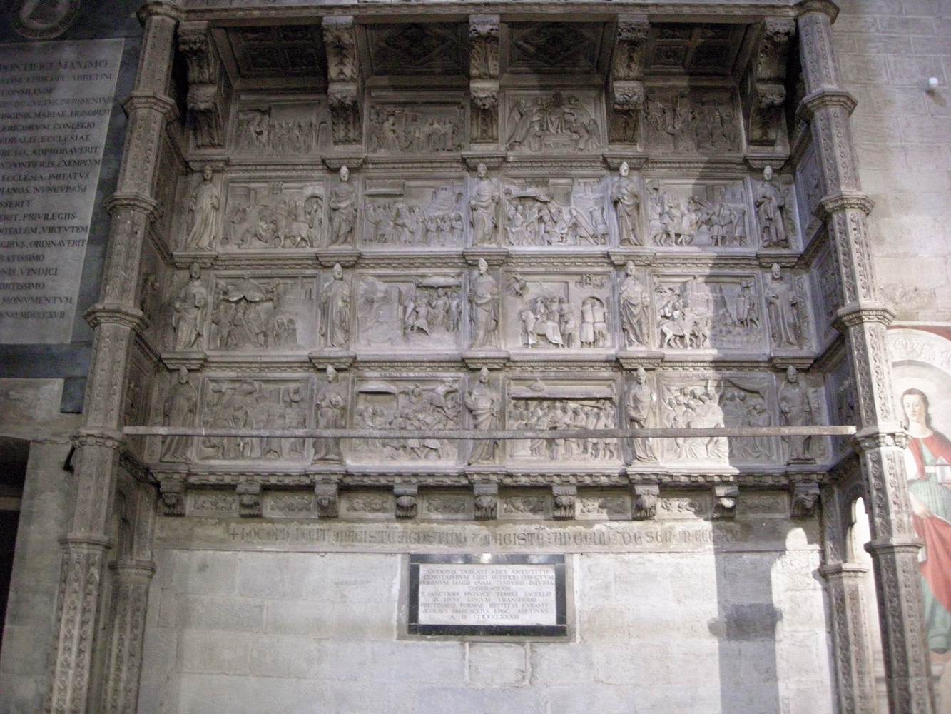 Monument to Bishop Guido Tarlati (detail) by AGOSTINO DI GIOVANNI